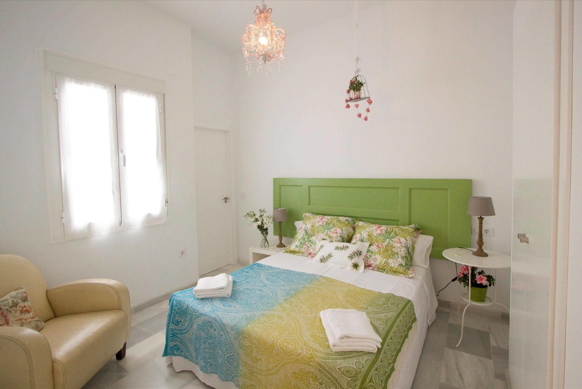 Apartamentos Plaza Pilatos Sevilla Kültér fotó